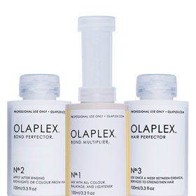 Profesionální ošetření Olaplex (www.olaplex.cz) sestává ze třech kroků.