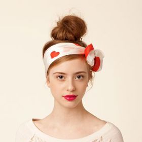 10 trendy tipů, jak si uvázat šátek na hlavě