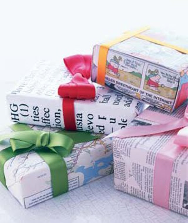 gift-wrapping-present-idea-fun-easy-unique-beautiful-craft-diy-christmas-newspaper-satin-maps-holiday-recycle-kids-wedding-family-collection-birthday-christmas-anniversary-festival-inspiration