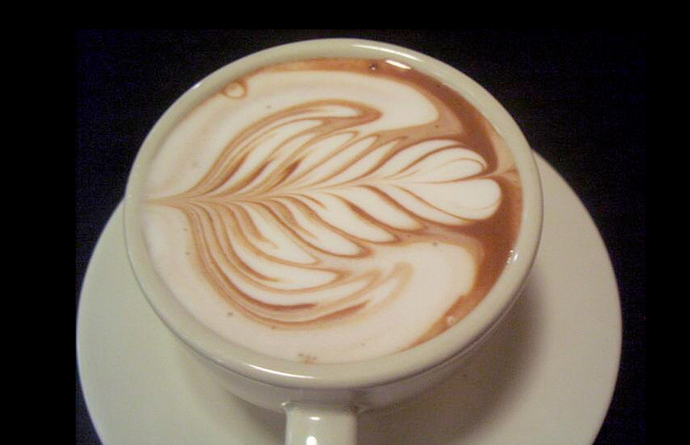 Video: jak si vyrobit perfektní domácí caffè latte Video: jak si vyrobit perfektní domácí caffè latte