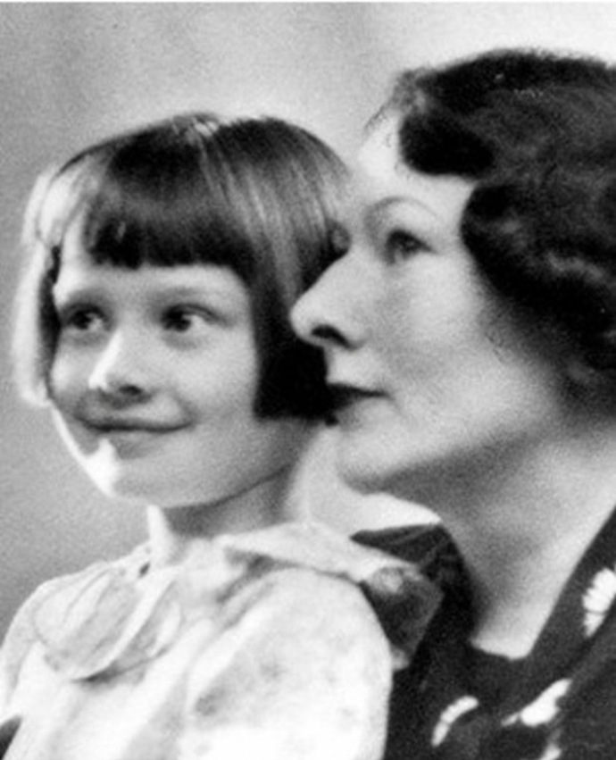 Audrey Hepburn a její maminka Ella Audrey Hepburn a její maminka Ella