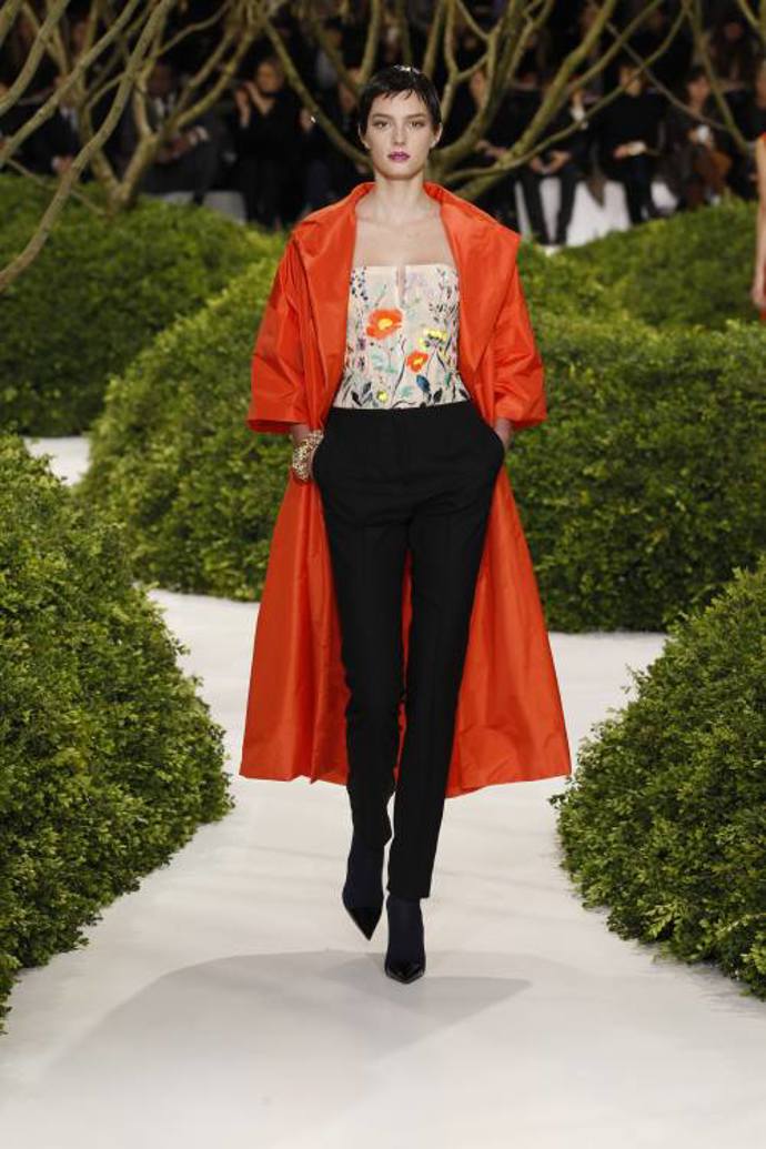 Barevný outfit Dior