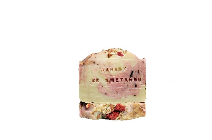 Mýdlo Almara Soap s přírodními esencemi, od 99 Kč, www.almarasoap.cz Mýdlo Almara Soap s přírodními esencemi, od 99 Kč, www.almarasoap.cz