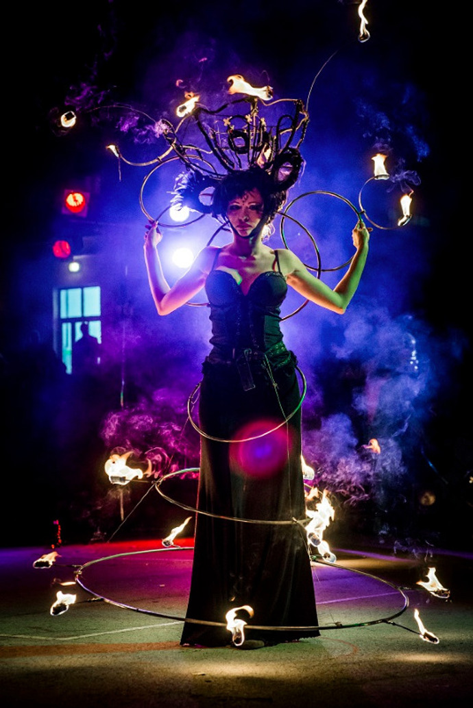 Za novým cirkusem do Trutnova: probíhá jedinečný festival Cirk-UFF! Za novým cirkusem do Trutnova: probíhá jedinečný festival Cirk-UFF!