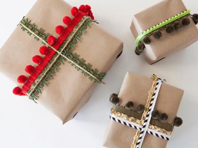 CI-Buff-Strickland_Christmas-Gift-Wrap-embellishments_s4x3_lg