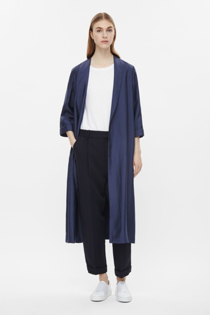 COS, 150 EUR COS, 150 EUR
