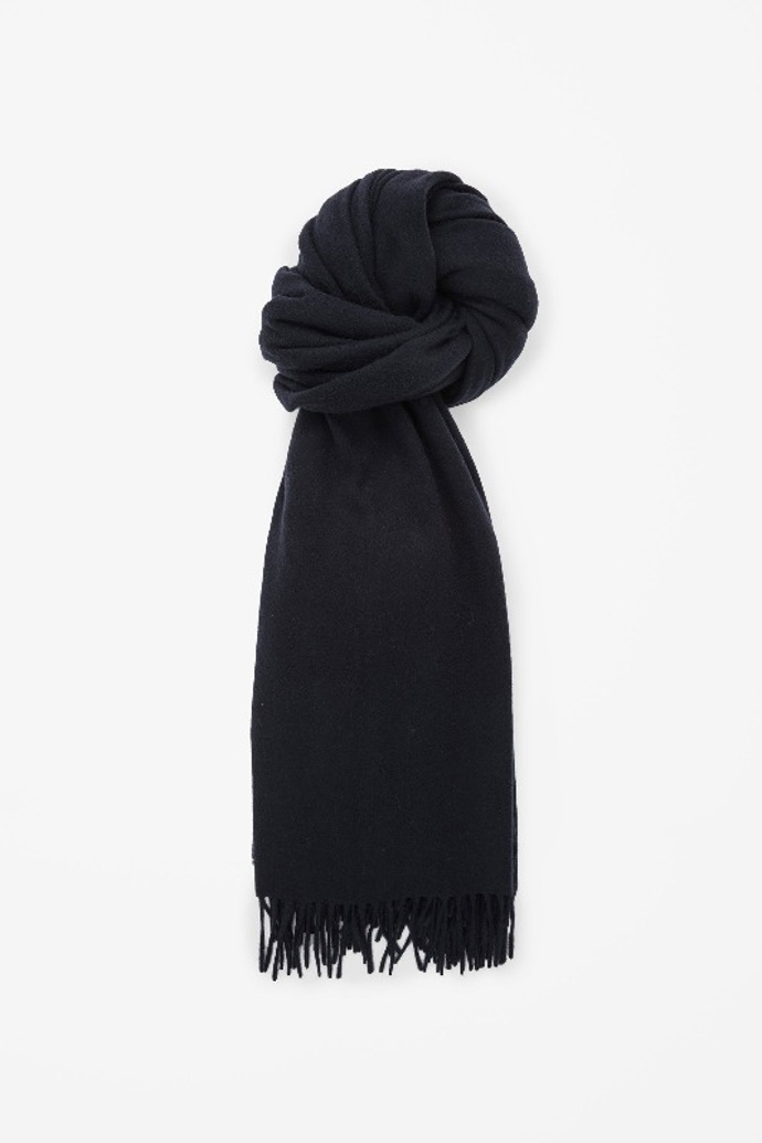 COS (www.cosstores.com), 69 EUR COS (www.cosstores.com), 69 EUR