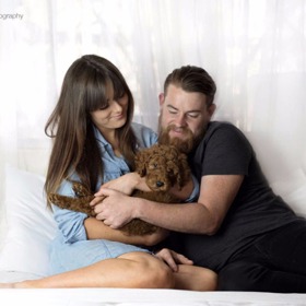 Místo miminka si pořídili štěně a jejich  fotografie se rychle staly virálními