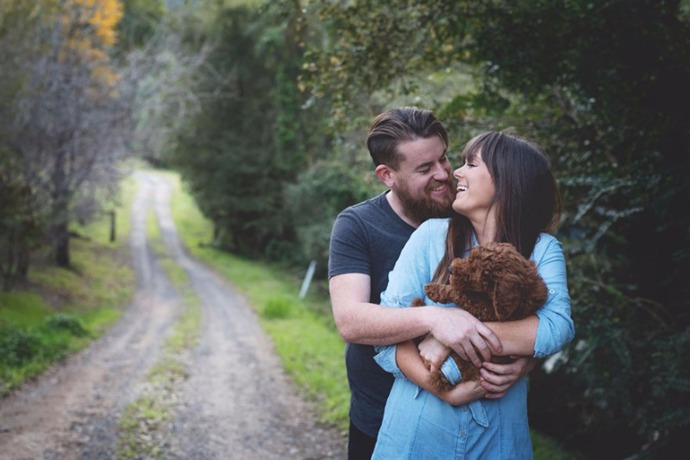 Místo miminka si pořídili štěně a jejich  fotografie se rychle staly virálními