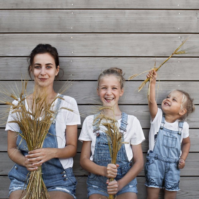 INSPIRACE: Matka dvou dcer se s nimi fotí na Instagram ve stejném oblečení INSPIRACE: Matka dvou dcer se s nimi fotí na Instagram ve stejném oblečení