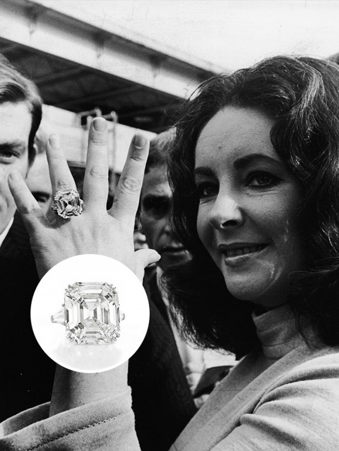 Nikdo neměl takovou kolekci šperků jako Elizabeth Taylor. Tento neuvěřitelný 33 karátový Kruppův diamant na platinovém kroužku dostala od svého dvojnásobného manžela Richarda Burtona. V roce 2011 koupila tento skvost na aukci jihokorejská společnost za závratných 223,5 milionů korun. Nikdo neměl takovou kolekci šperků jako Elizabeth Taylor. Tento neuvěřitelný 33 karátový Kruppův diamant na platinovém kroužku dostala od svého dvojnásobného manžela Richarda Burtona. V roce 2011 koupila tento skvost na aukci jihokorejská společnost za závratných 223,5 milionů korun.