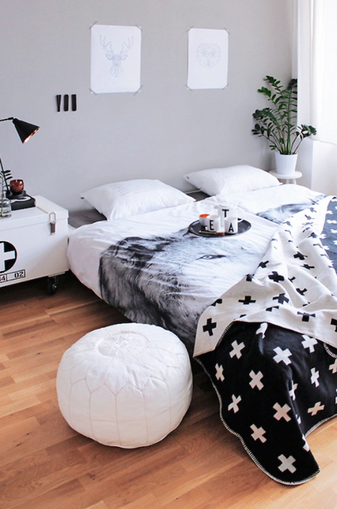 Bydlení podle Ma Maison Blanche: Nebojte se černé Bydlení podle Ma Maison Blanche: Nebojte se černé
