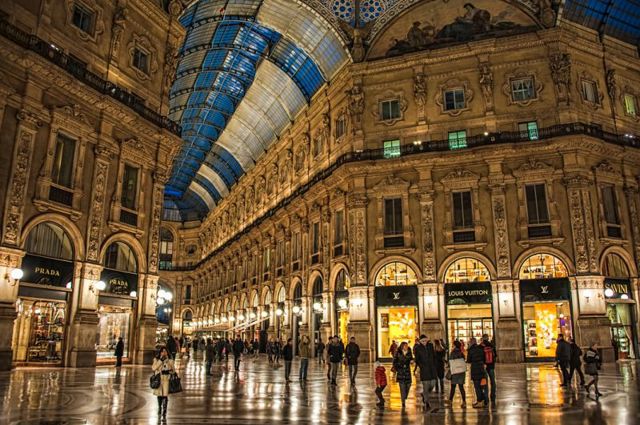galleria vittorio emanuele ii night time