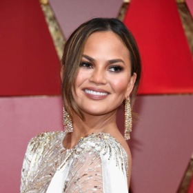 Chrissy Teigen a šperky Lorraine Schwartz