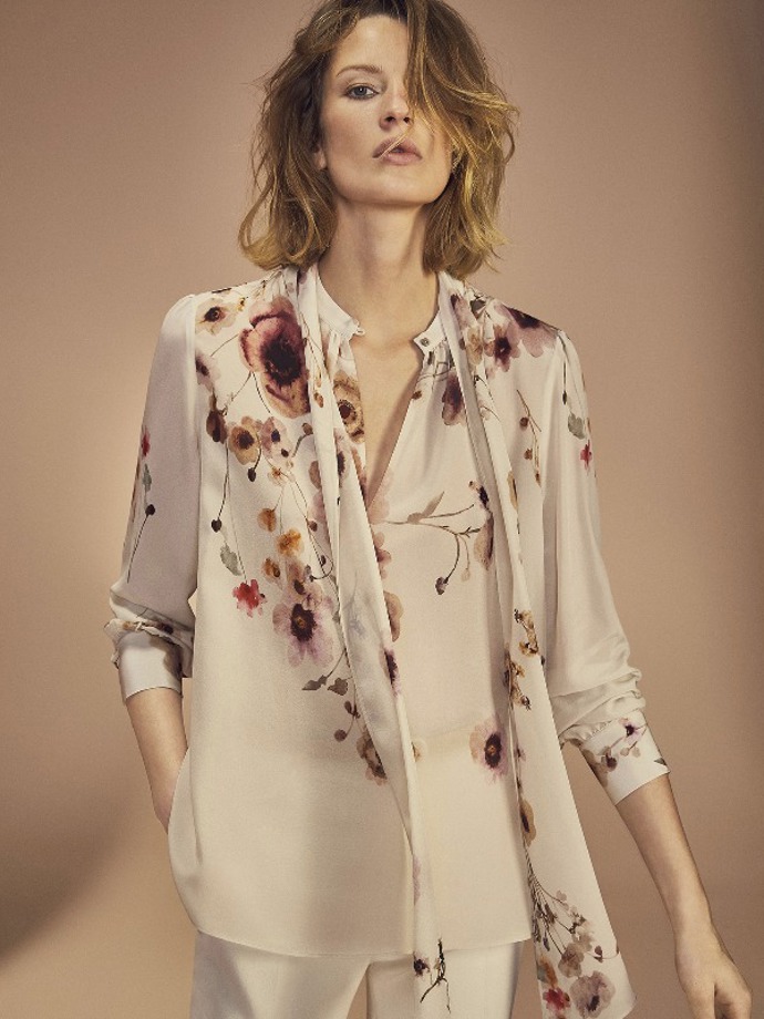 halenka, Massimo Dutti, 2495 Kč halenka, Massimo Dutti, 2495 Kč