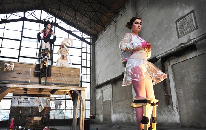 Za novým cirkusem do Trutnova: probíhá jedinečný festival Cirk-UFF! Za novým cirkusem do Trutnova: probíhá jedinečný festival Cirk-UFF!
