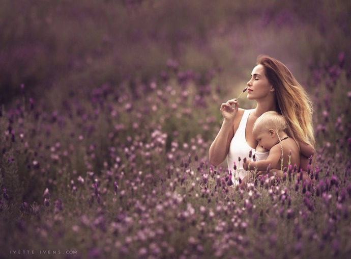 Litevská fotografka chce prolomit tabu kojení na veřejnosti