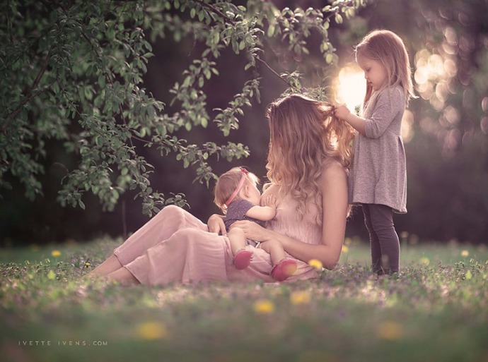 Litevská fotografka chce prolomit tabu kojení na veřejnosti