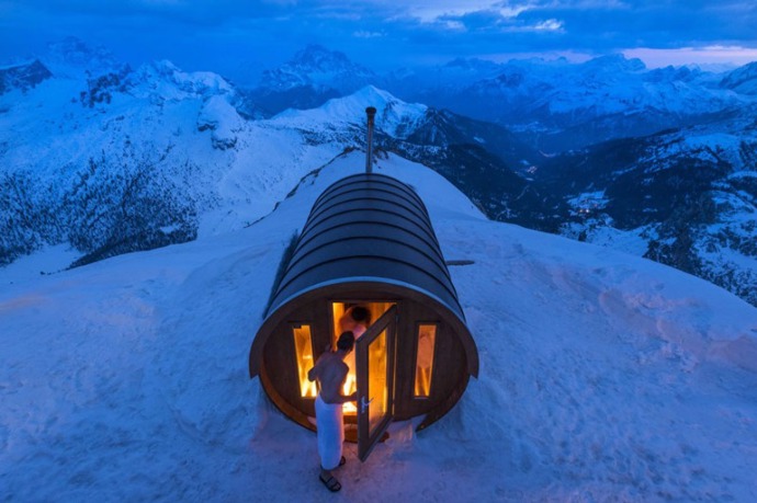 V srdci italských Dolomitů, ve výšce přesně 2 800 metrů, se nachází tato útulná sauna.
Fotograf: Stefano Zardini
