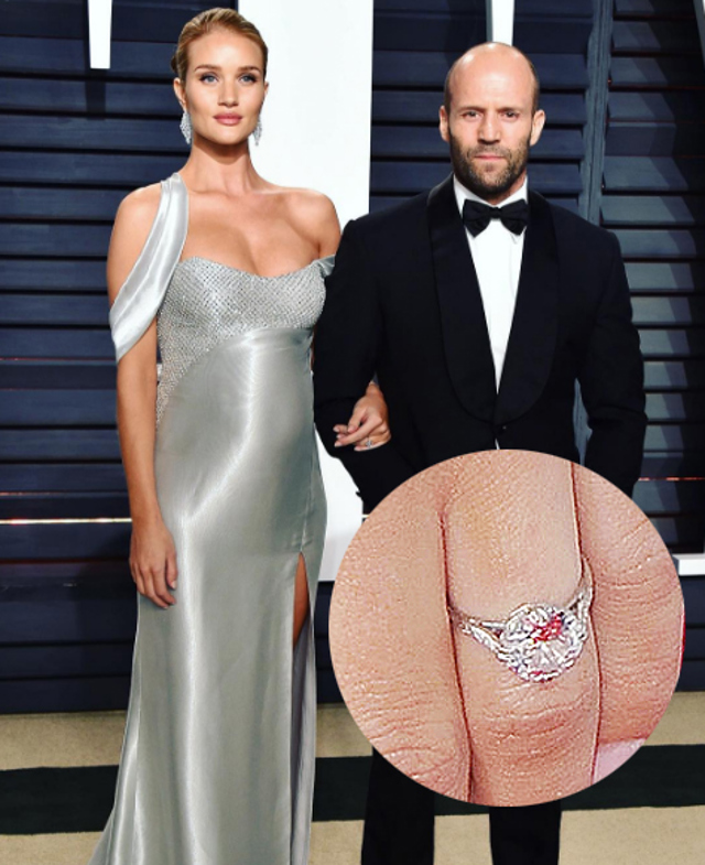 Překrásný prsten dostala také Rosie Alice Huntington-Whiteleyová od herce Jasona Stathama.
