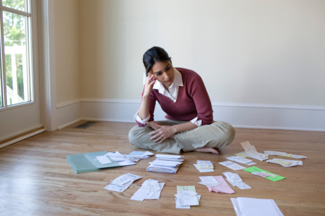 woman-in-debt