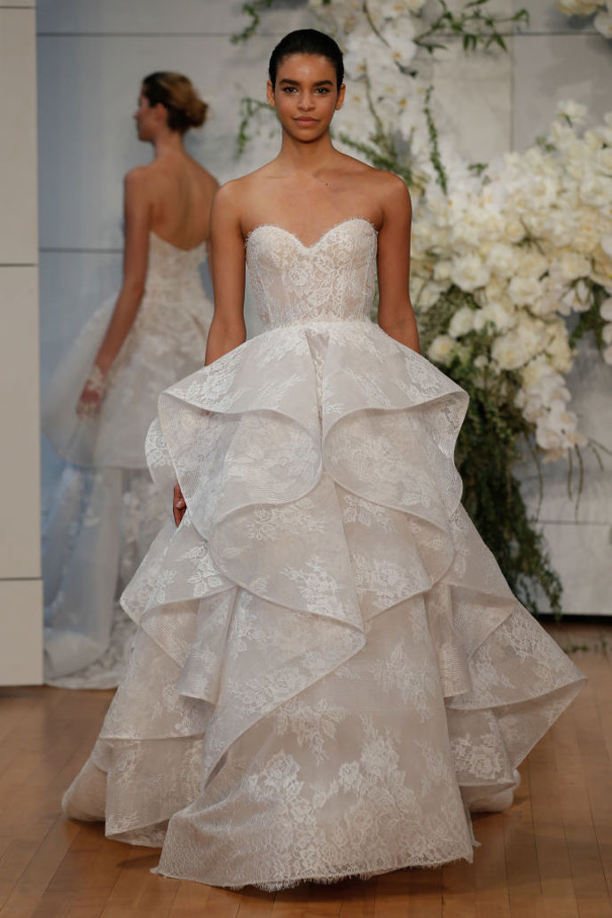 Monique Lhuillier
Monique Lhuillier