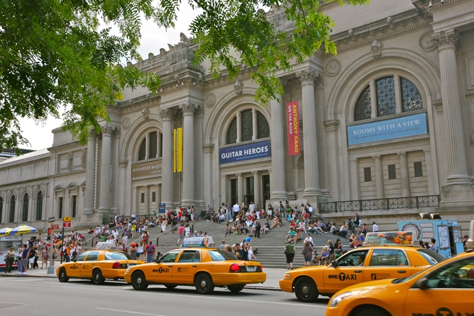 METROPOLITNÍ MUZEUM - NEW YORK
Toto konické muzeum je tak veliké, že pokud nemáte celý den nebo dva, pečlivě si vyberte, co chcete vidět. Nenechte si ujít umění starého Řecka a Říma v prvním patře nebo velmi zajímavé křídlo zasvěcené módě.
METROPOLITNÍ MUZEUM - NEW YORK
Toto konické muzeum je tak veliké, že pokud nemáte celý den nebo dva, pečlivě si vyberte, co chcete vidět. Nenechte si ujít umění starého Řecka a Říma v prvním patře nebo velmi zajímavé křídlo zasvěcené módě.