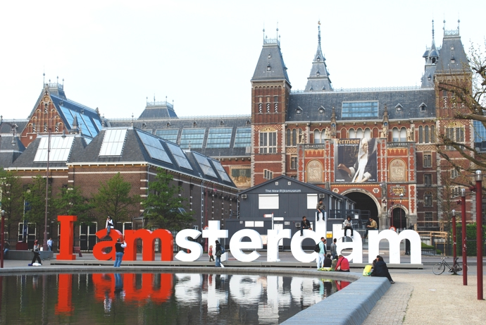 RIJKSMUSEUM - AMSTERDAM
Kavárny a vodní kanály nejsou jedinou atrakcí holandské metropole. Za návštěvu stojí i Rijksmusem, které má bohaté sbírky obrazů Franse Halse, Rembranta, Johannese Vermeera a samozřejmě Vincenta van Gogha.
RIJKSMUSEUM - AMSTERDAM
Kavárny a vodní kanály nejsou jedinou atrakcí holandské metropole. Za návštěvu stojí i Rijksmusem, které má bohaté sbírky obrazů Franse Halse, Rembranta, Johannese Vermeera a samozřejmě Vincenta van Gogha.