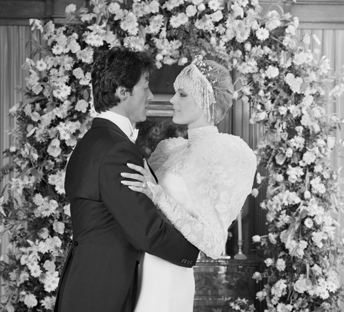 Brigitte Nielsen
Brigitte byla při své svatbě se Sylvestrem Stallonem hotovým ztělesněním půvabu osmdesátých let. V prosinci 1985 si Sylvestra brala v šatech, které si sama navrhla. Pro oba to bylo druhé manželství a trvalo dva roky.
Brigitte Nielsen
Brigitte byla při své svatbě se Sylvestrem Stallonem hotovým ztělesněním půvabu osmdesátých let. V prosinci 1985 si Sylvestra brala v šatech, které si sama navrhla. Pro oba to bylo druhé manželství a trvalo dva roky.
