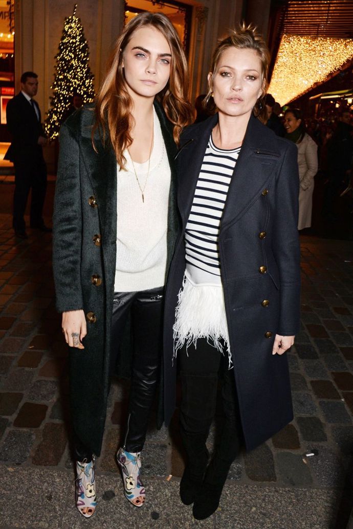 listopad 2014

S Kate Moss v Paříži. Cara má na sobě značku Burberry.
