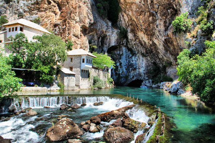 Bosna a Hercegovina - vodopády na řece Buna poblíž města Blagaj
Bosna a Hercegovina - vodopády na řece Buna poblíž města Blagaj