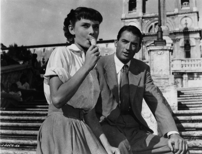 Dáte si tu nejlepší italskou zmrzlinu na Španělských schodech jako Audrey Hepburn ve filmu Prázdniny v Římě.
Dáte si tu nejlepší italskou zmrzlinu na Španělských schodech jako Audrey Hepburn ve filmu Prázdniny v Římě.