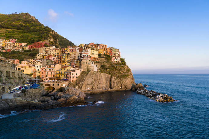 Výhledy na barevné baráčky na skalách v Cinque Terre jsou dechberoucí.
Výhledy na barevné baráčky na skalách v Cinque Terre jsou dechberoucí.