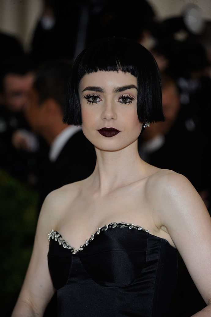 Lily Collins

Mikroofina může být nesmírně stylová, třeba v podání Lily Collins

