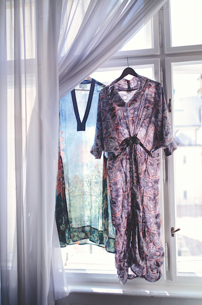 Hedvábné šaty od H&M
Hedvábné šaty od H&M