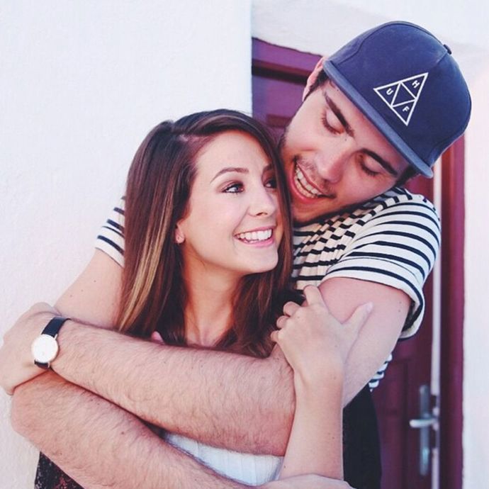 Zoe Sugg & Alfie Deyes

Ať už jsou na dovolené v Řecku nebo relaxují v jejich domě v Brightonu, jsou tihle dva zkrátka skvělí.
