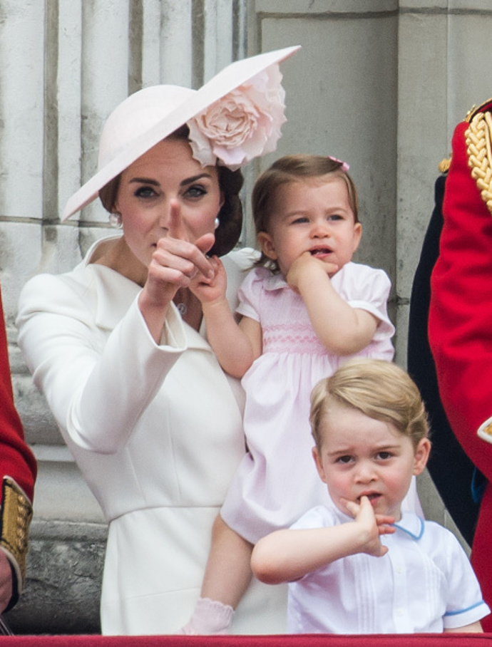 Prohlédněte si nejroztomilejší fotografie prince George a princezny Charlotte. Prohlédněte si nejroztomilejší fotografie prince George a princezny Charlotte.