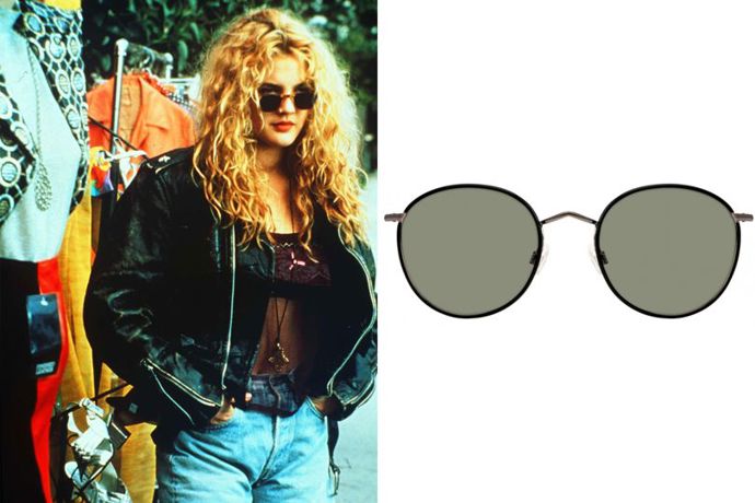 Ivy z filmu Jedovatý břečťan

Zlověstné kouzlo Drew Barrymore v roli Ivy bylo vždycky ještě zesílené malými kulatými brýlemi posazenými na konci jejího nosu. Noste je také, ideálně s bílou hedvábnou košilí, lesklými červenými rty a velkou dávkou emoční nestálosti. Podobné brýle pořídíte od značky Pieces na ZOOTu a nebo na Moscot.com za 266 liber.
