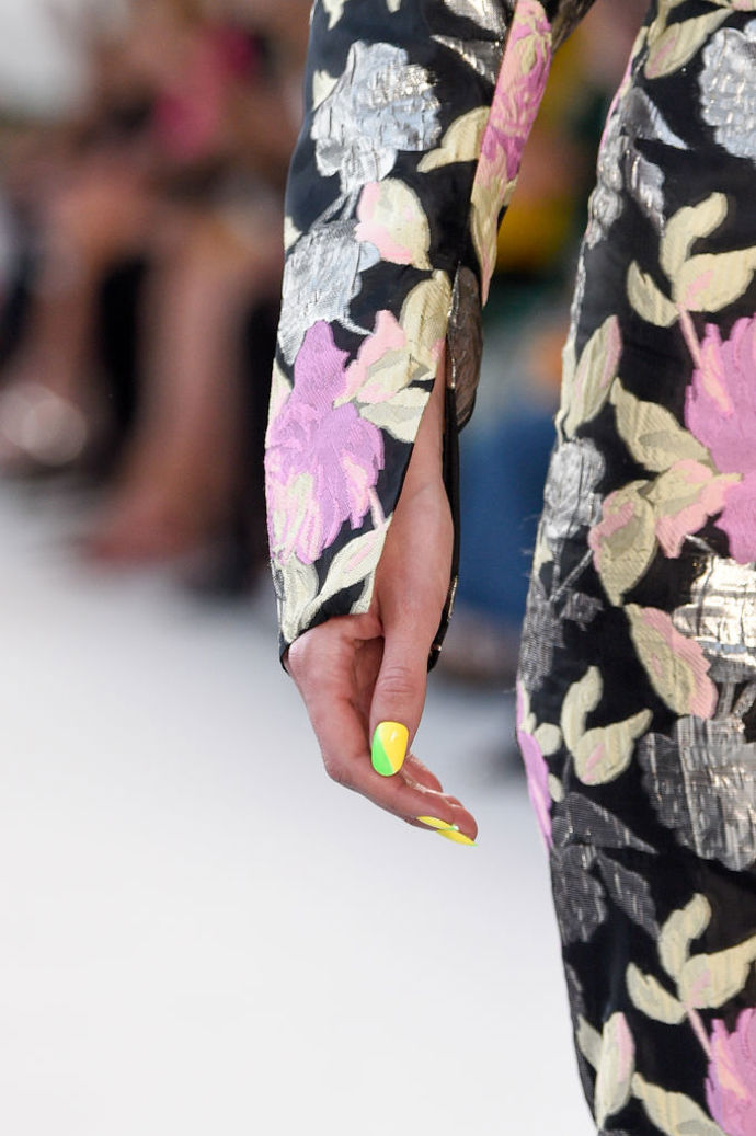 Christian Siriano jaro/léto 2018
Christian Siriano jaro/léto 2018