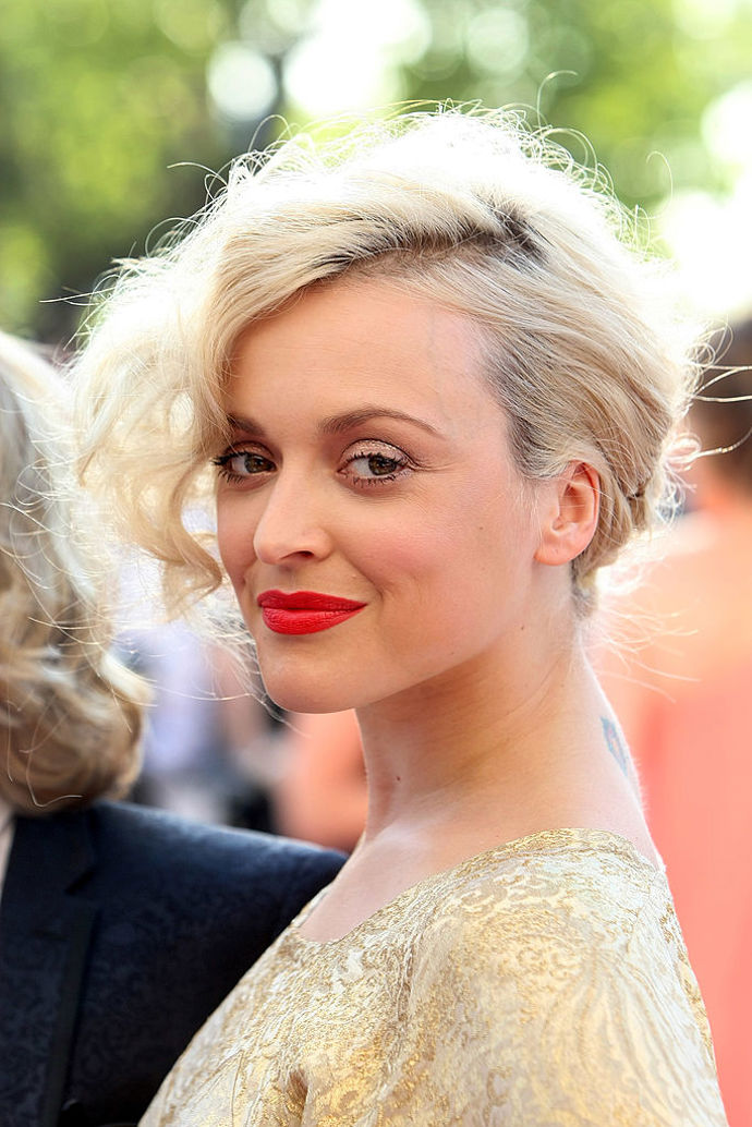 Fearne Cotton
Protože platinově blond vlasy alespoň z poloviny retro look tak trochu zaručují
Fearne Cotton
Protože platinově blond vlasy alespoň z poloviny retro look tak trochu zaručují