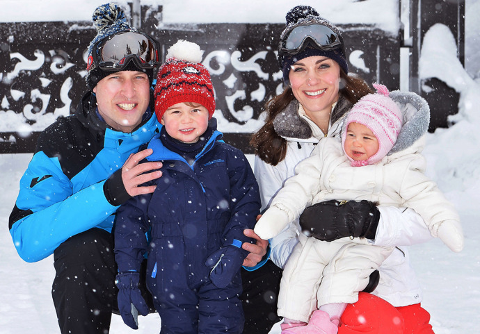 Prohlédněte si nejroztomilejší fotografie prince George a princezny Charlotte. Prohlédněte si nejroztomilejší fotografie prince George a princezny Charlotte.