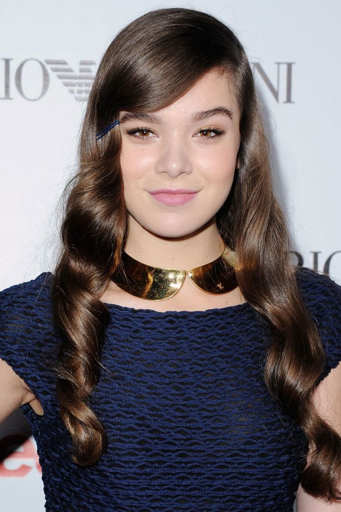 Hailee Steinfeld
Na party Teen Vogue Hailee před pár lety zvolila tyhle úžasné lesklé retro vlny!
Hailee Steinfeld
Na party Teen Vogue Hailee před pár lety zvolila tyhle úžasné lesklé retro vlny!