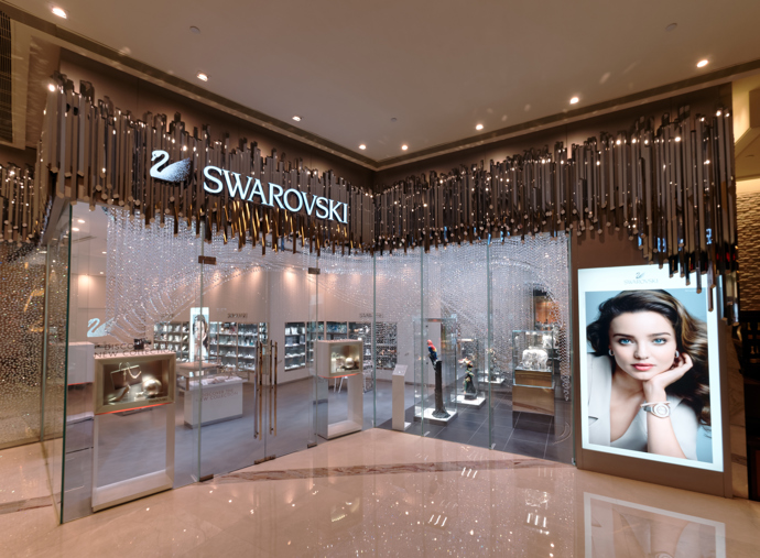 Na celém světě je přes 2800 Swarovski obchodů.
