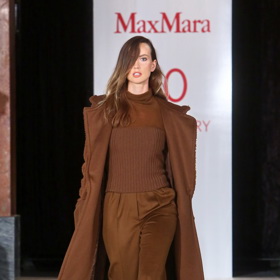 Modelka Ester Berdychová, Max Mara podzim/zima 2017-18, Dvorana, Rudolfinum.
