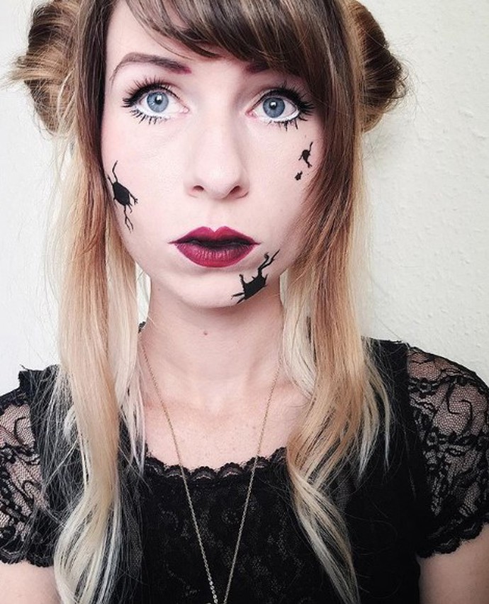 Maďarská beauty blogerka Adri zvolila jednoduchou, ale efektní variantu halloweenského líčení
