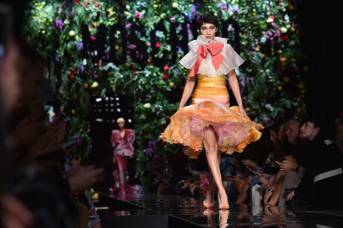 Moschino
kolekce jaro 2018
Moschino
kolekce jaro 2018