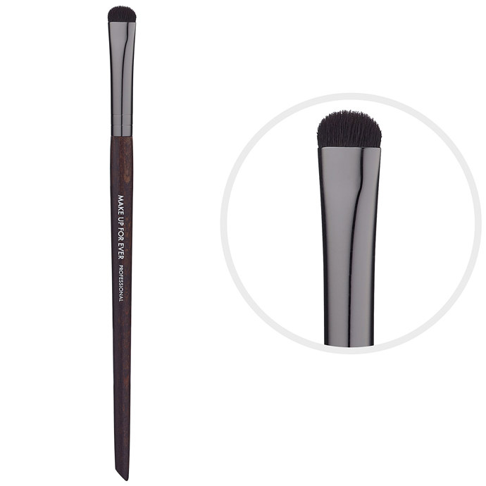 6. Na oči - malý
Make Up For Ever, štětec č.210. Prodává Sephora. Cena: 680 Kč
6. Na oči - malý
Make Up For Ever, štětec č.210. Prodává Sephora. Cena: 680 Kč