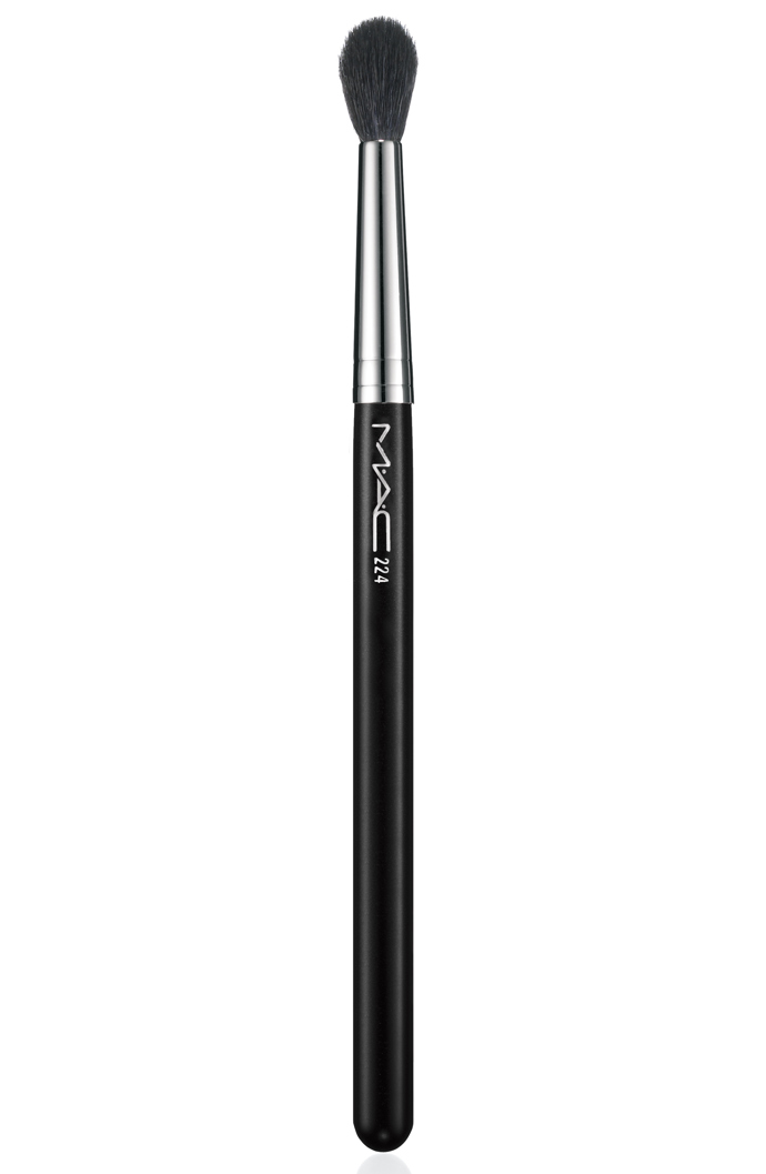 8. Na oči - na rozmazání do ztracena
MAC, 224 Blending Brush. Prodává obchod MAC. Cena: 1070 Kč
8. Na oči - na rozmazání do ztracena
MAC, 224 Blending Brush. Prodává obchod MAC. Cena: 1070 Kč