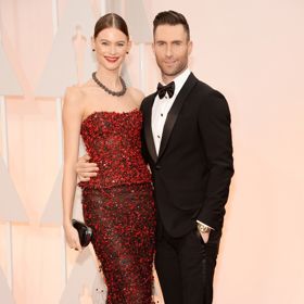 Behati Prinsloo a Adam Levine
Partner Behati Prinsloo je nejspíš ze všech nejznámější - Adama Levina, zpěváka kapely Maroon 5 totiž určitě znáte. Potkali se, když právě Adam s kapelou vystupovali na Victoria's Secret show v roce 2011. V té době však Adam Levine chodil s jinou VS modelkou Annou Vyalitsynou.
Behati Prinsloo a Adam Levine
Partner Behati Prinsloo je nejspíš ze všech nejznámější - Adama Levina, zpěváka kapely Maroon 5 totiž určitě znáte. Potkali se, když právě Adam s kapelou vystupovali na Victoria's Secret show v roce 2011. V té době však Adam Levine chodil s jinou VS modelkou Annou Vyalitsynou.