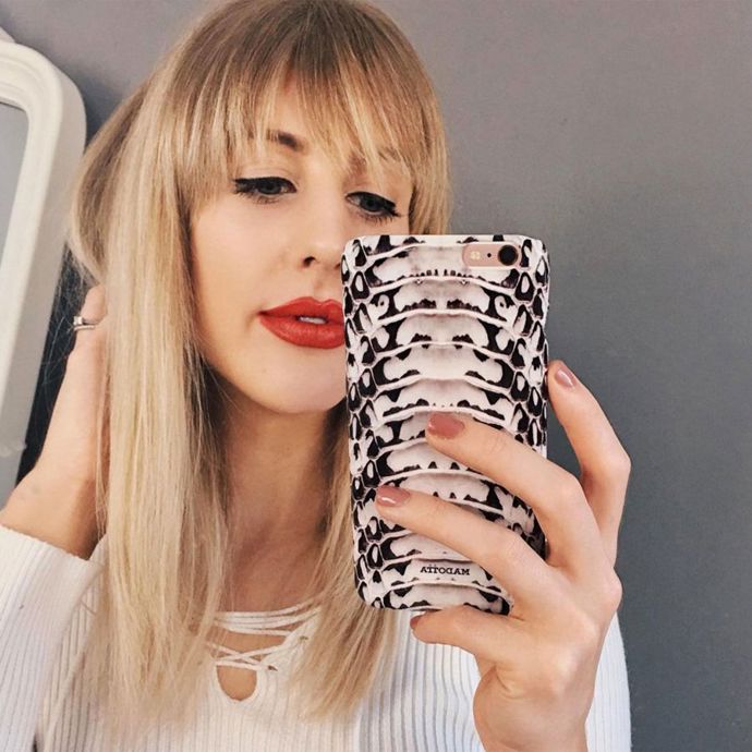 Charlotte Buttrick

Jednoduché červené rty a výrazné oční linky jsou někdy to jediné, co potřebujete. Je to stará dobrá hollywoodská dokonalost.
